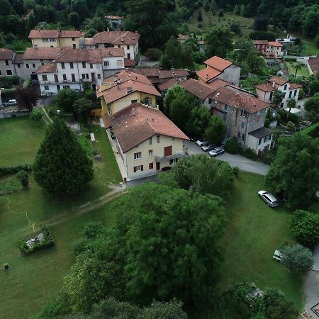 Apartment Piccolo Borgo Castelveccana Екстер'єр фото
