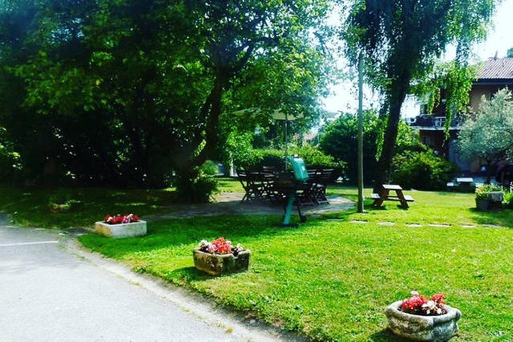 Apartment Piccolo Borgo Castelveccana Екстер'єр фото